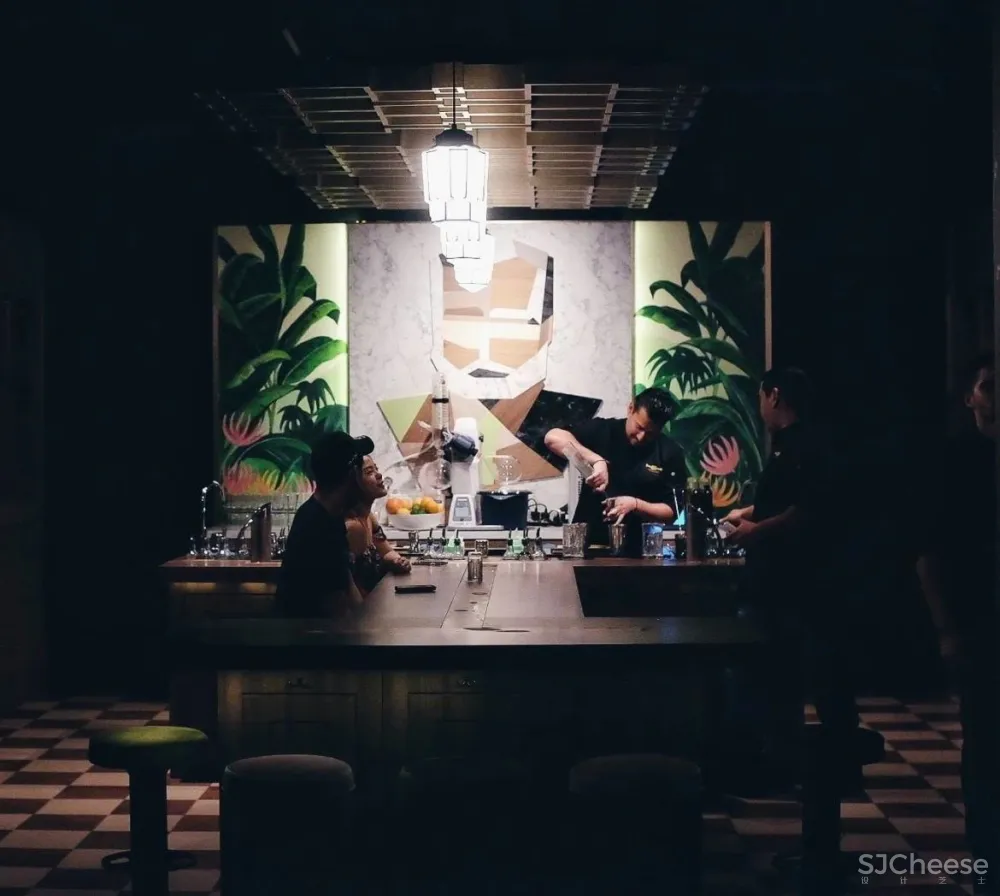 入口简陋到像WC,这个酒吧凭什么,连续两年成为“中国最佳酒吧”?