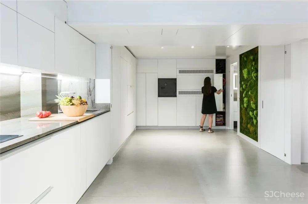 Living Big,他们将小空间最大化利用;通过简单手势即可转换空间,他们是移动系统专家