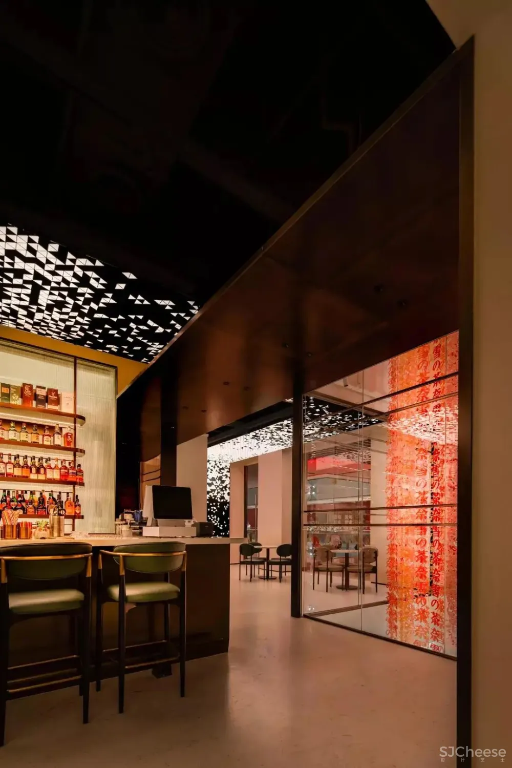 新作 KWSD境物建筑：爬一座“茶山” 然后在微醺酒屋里做梦