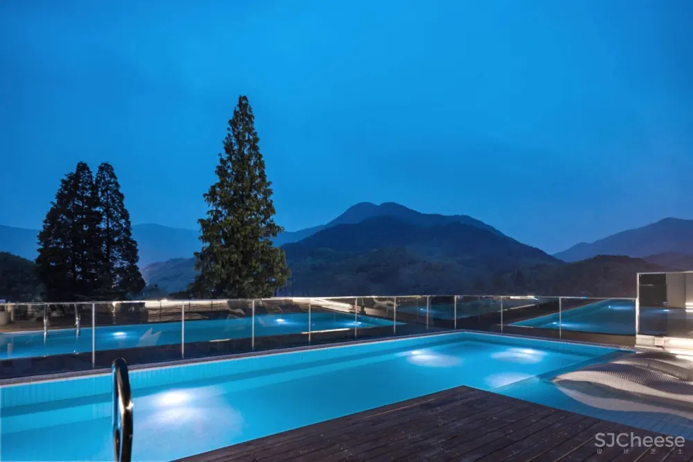 莫干山云端新宿!2000 m²摩洛哥花园私藏游乐园,loft亲子滑梯房,露台无边泳池超隐秘!