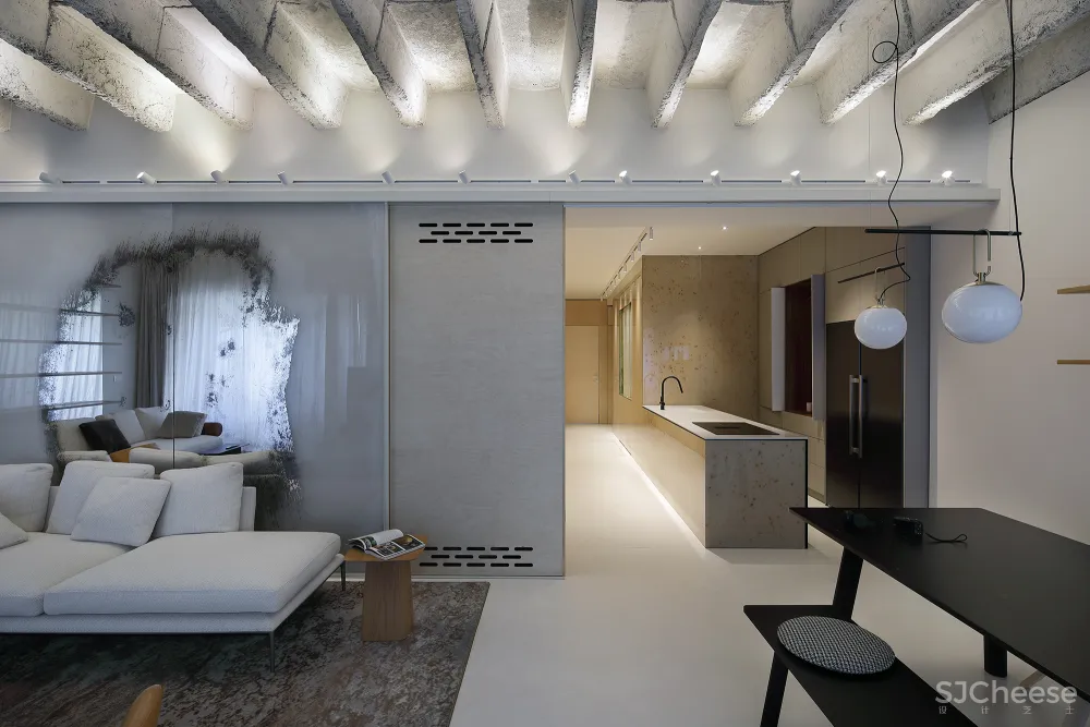 150㎡ 用「镜子」做装饰, 性冷淡的混凝土也超有 feel