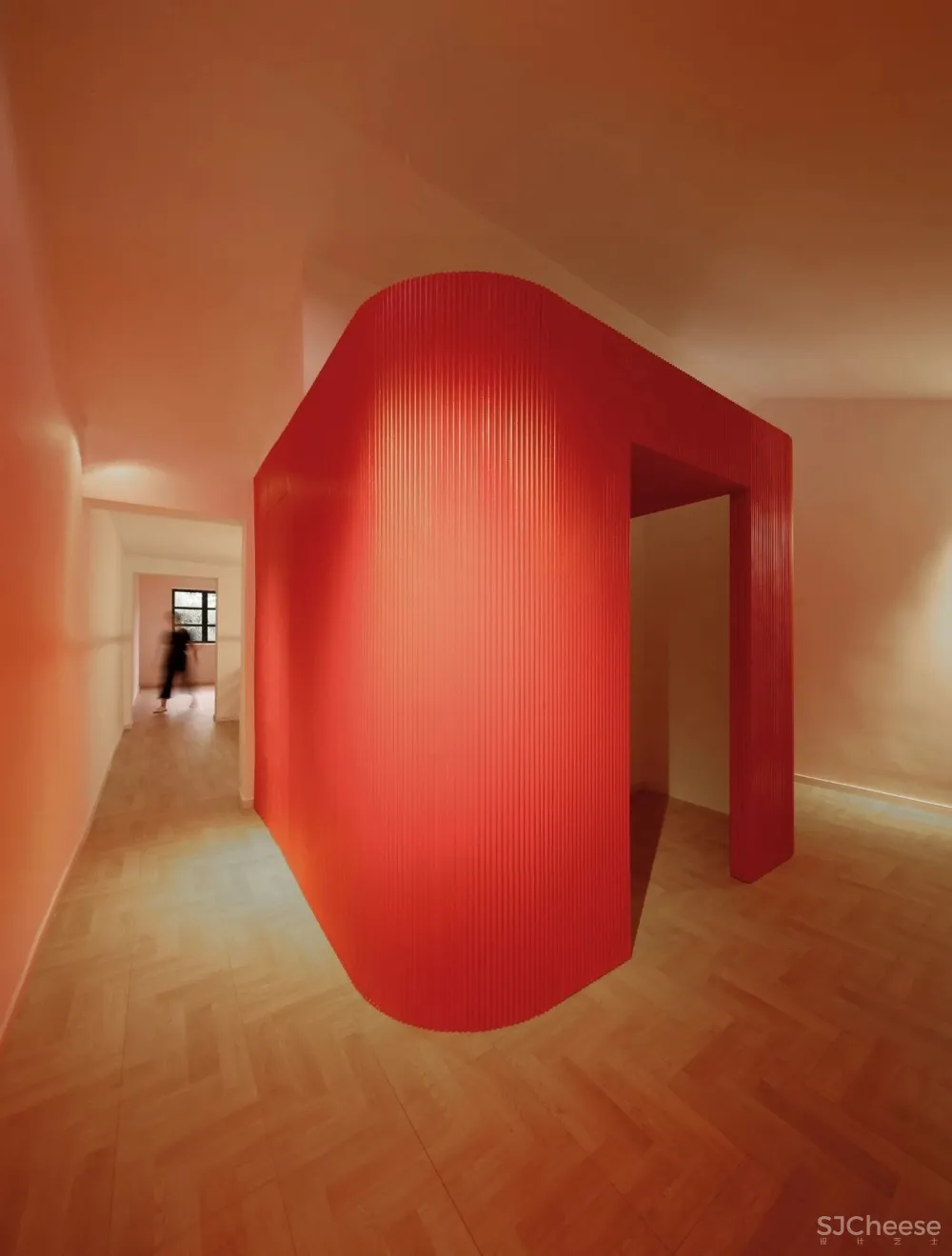 建筑师在老房子里插入四个构件,将其变成136㎡的瑜伽馆