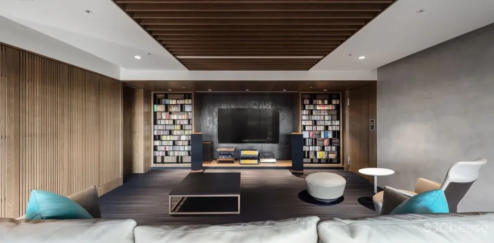 233㎡ 挑空设计,百叶窗这样用更高级