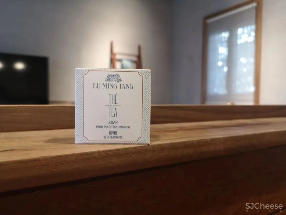 他在运河畔改造了16个房间的工业风老宅,还打造一间人气超旺的咖啡馆