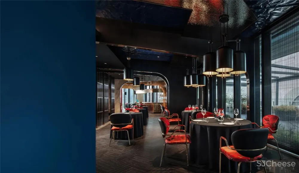 把水做到顶上的餐厅 曾建龙