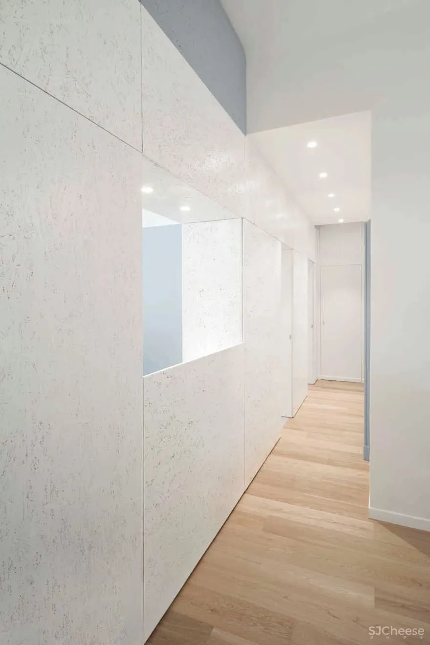 淡雅清爽的蓝,让十九世纪老建筑也如少女般明媚