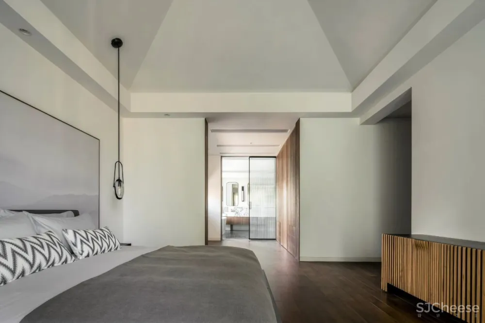 1100㎡独栋别墅使用13年后翻新，网友：给设计师跪了！（附改造前图）