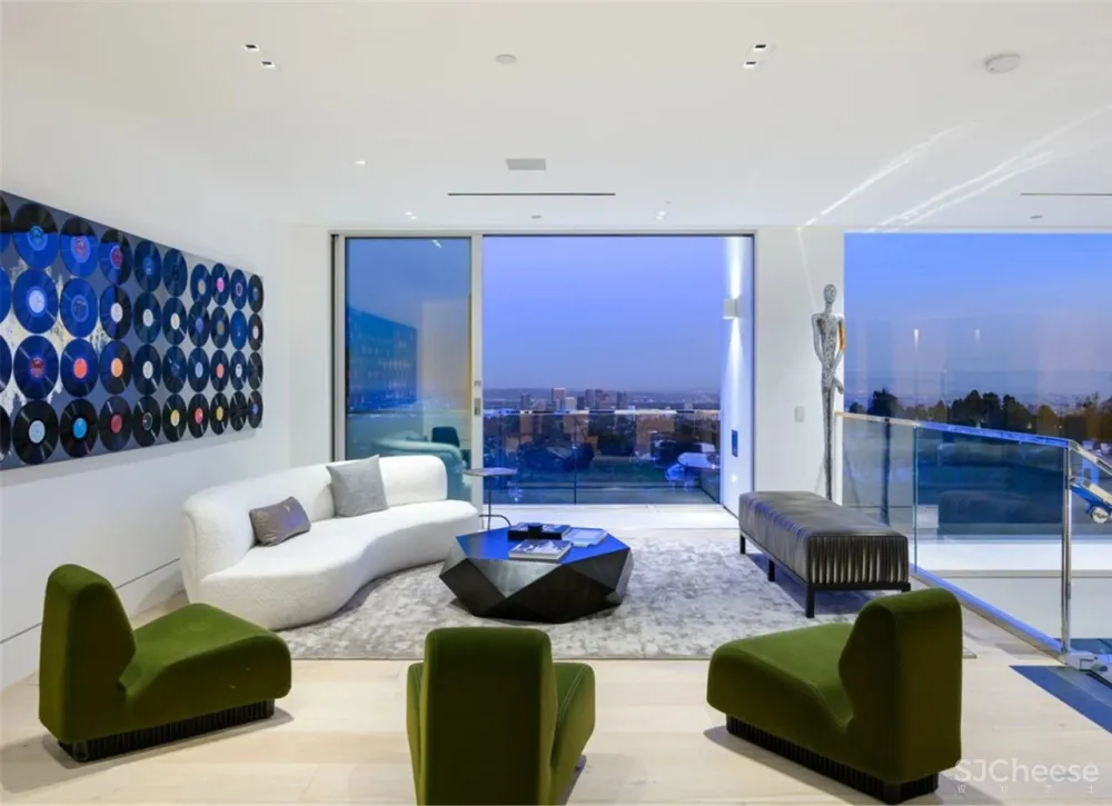 1300㎡ 的别墅, 售价3.4亿, 豪宅就该有这种视野