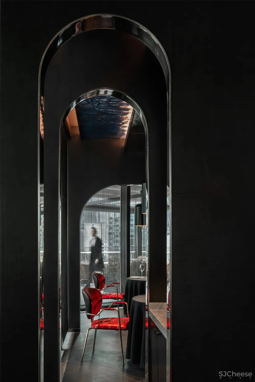 把水做到顶上的餐厅 曾建龙