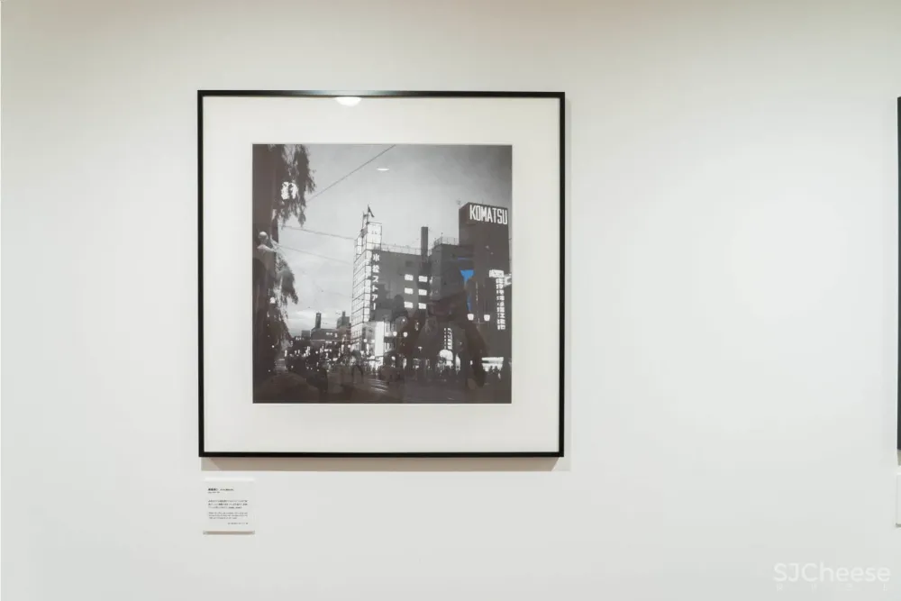 优衣库全球最大旗舰店开幕,裸露的混凝土框架让人惊艳!