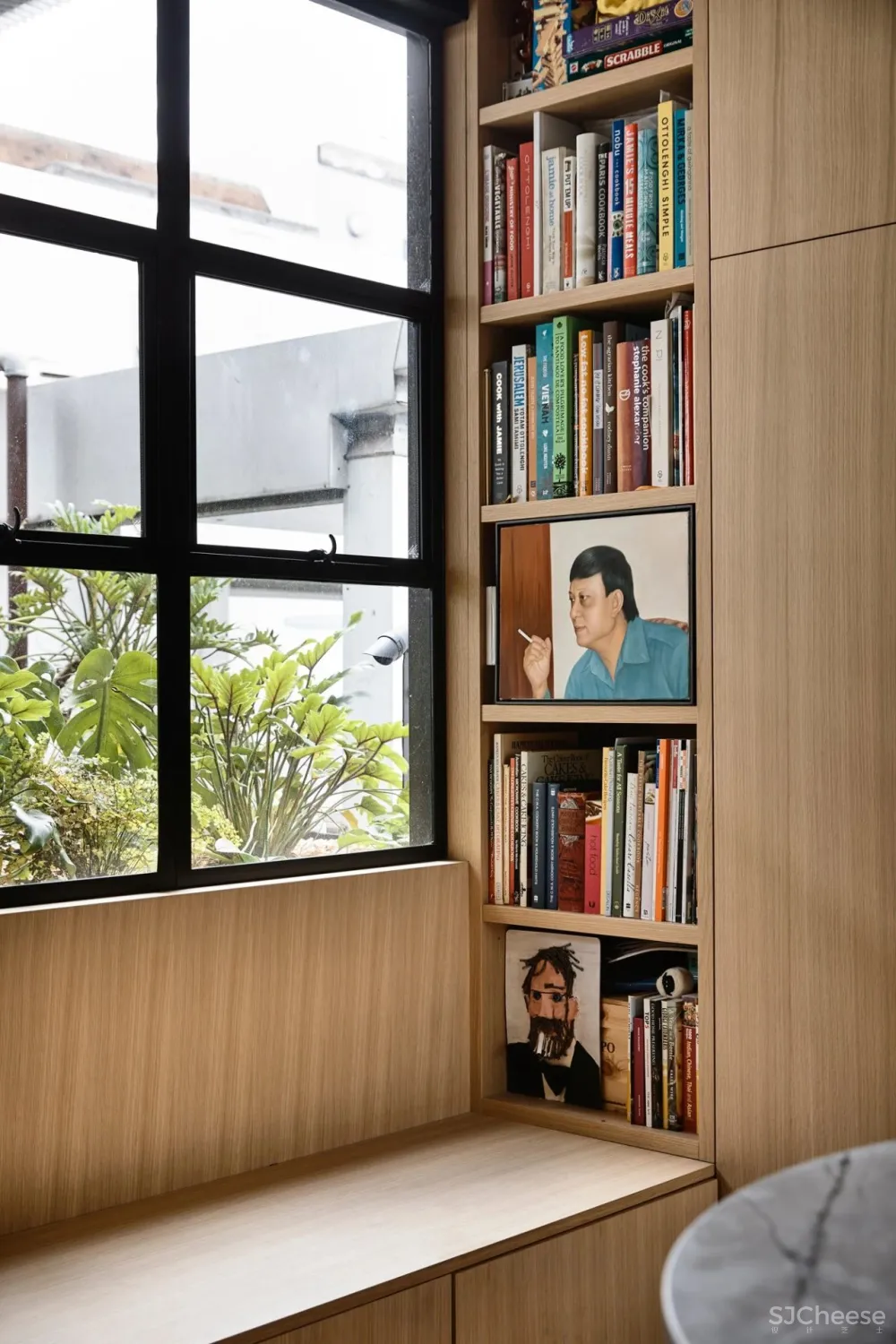 仓库改造成住宅, 弯曲的黄铜墙面惊艳了整个家