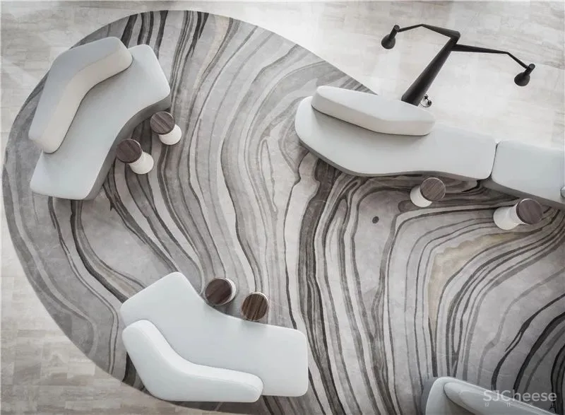 “光给予影的存在,影赋予光的生命” 中银大厦