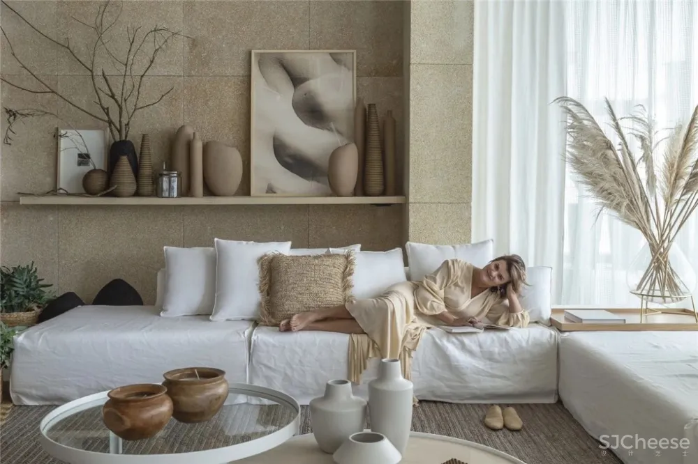 愿有一间小阁楼,与你相拥听海