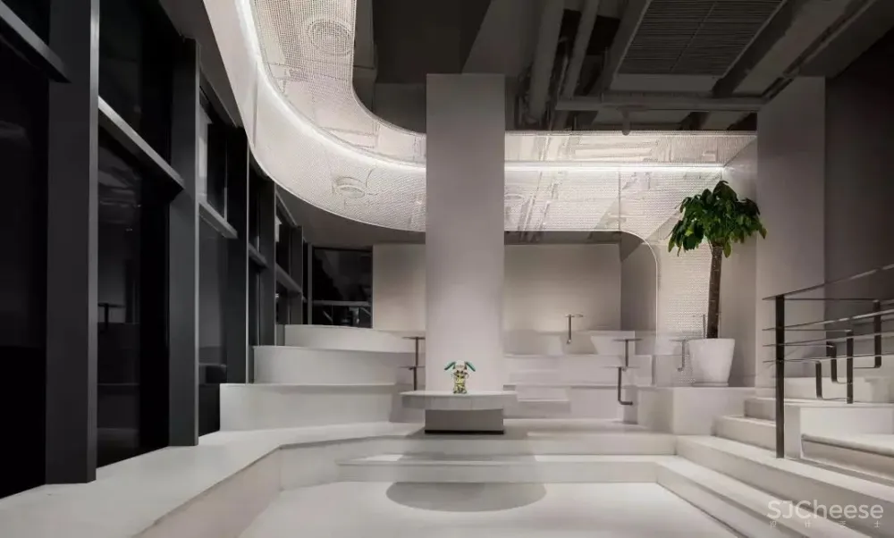 新作 KWSD境物建筑：爬一座“茶山” 然后在微醺酒屋里做梦