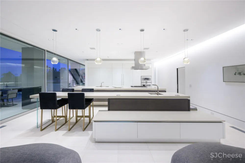 1300㎡ 的别墅, 售价3.4亿, 豪宅就该有这种视野