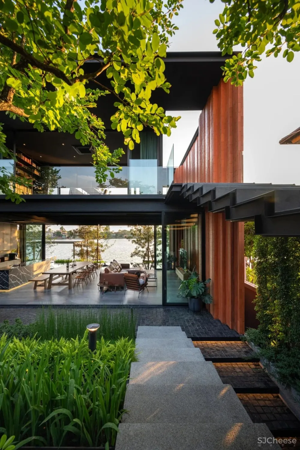 曼谷570㎡临湖别墅 WARchitect Studio