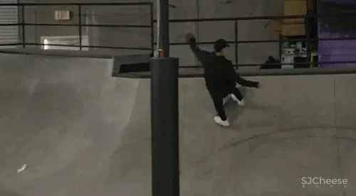 94年小伙买下近500m²豪宅,5间卧室,面朝大海,每一寸都是自己挣来的