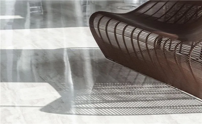 “光给予影的存在,影赋予光的生命” 中银大厦