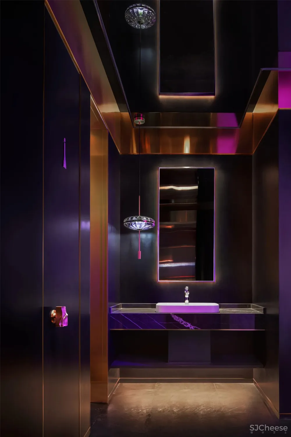 把水做到顶上的餐厅 曾建龙