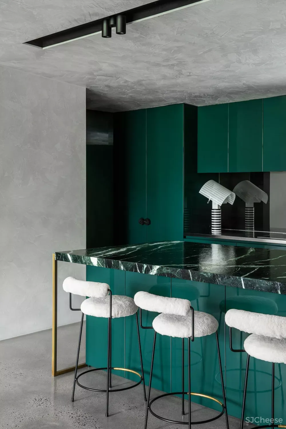 撞色怎么玩?“以小撞大”,美出新高度!