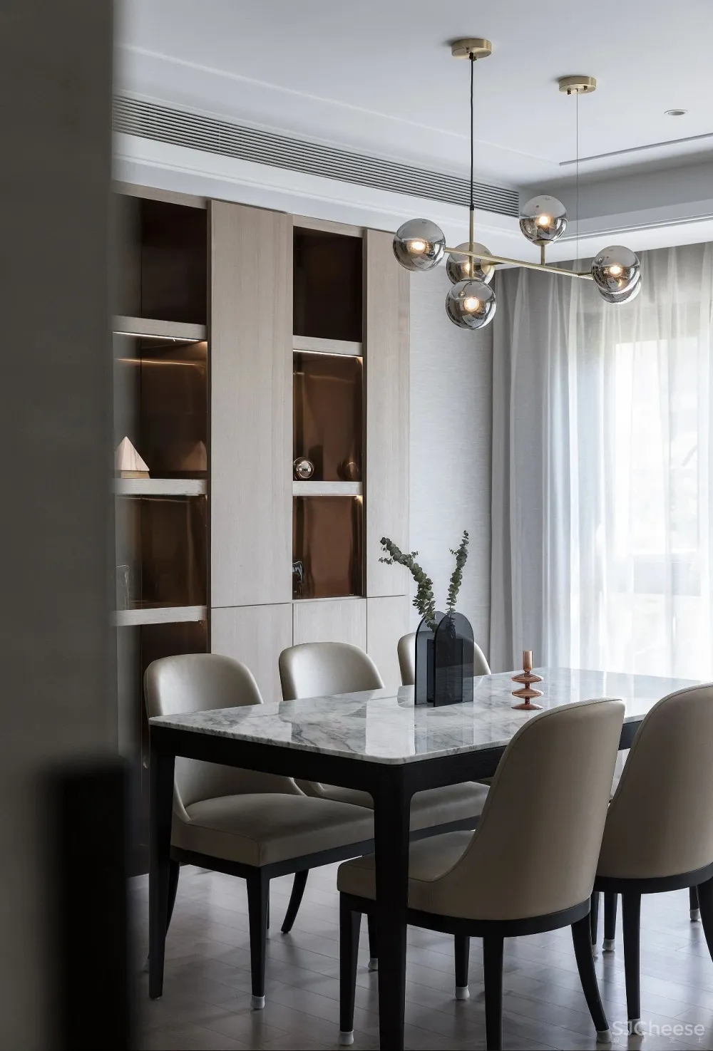 建筑师与老师的190㎡叠墅,一家四口,简单黑白灰,打造极简品质空间。