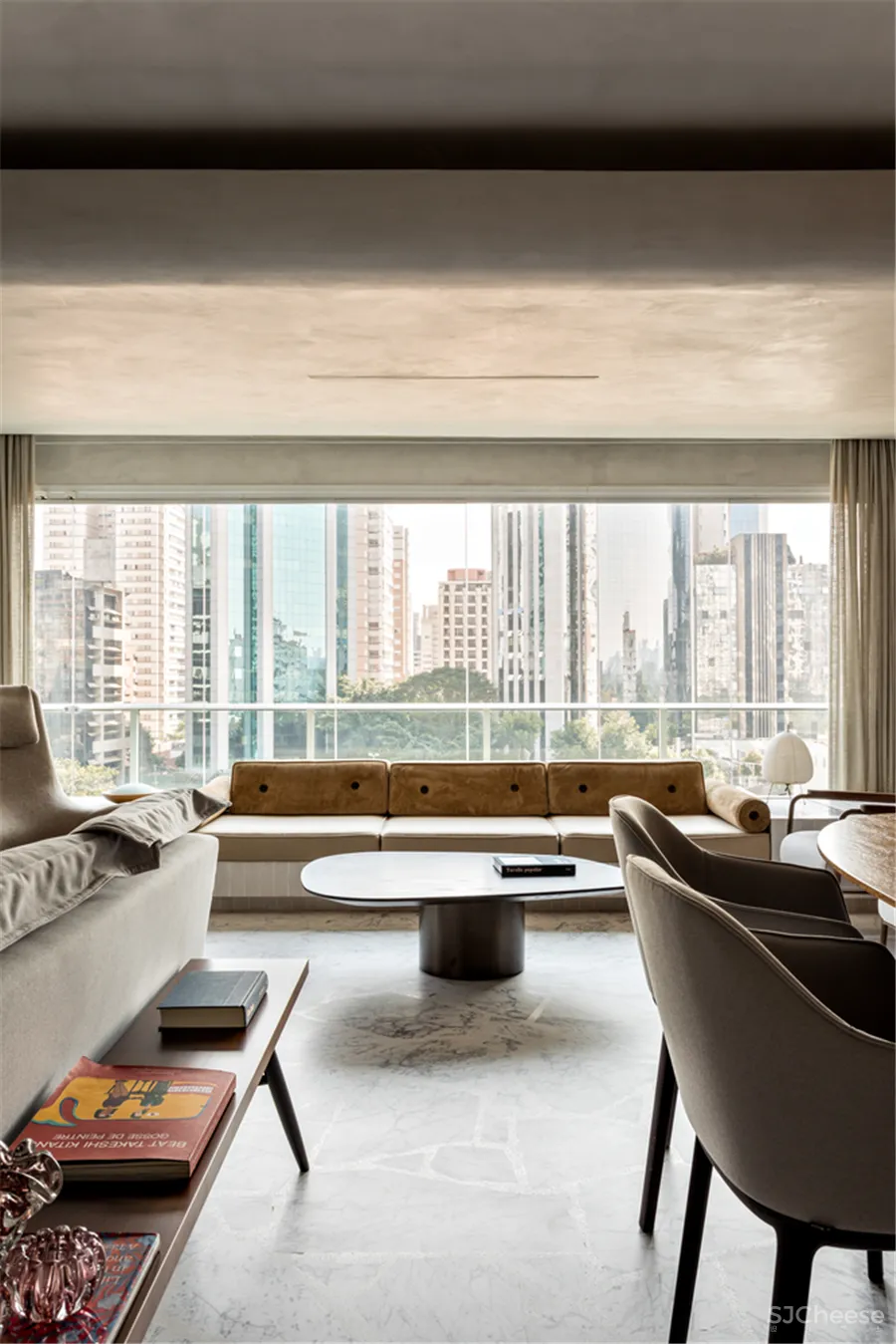 165㎡ 两室一厅, 阳台这样设计让客厅增大一倍