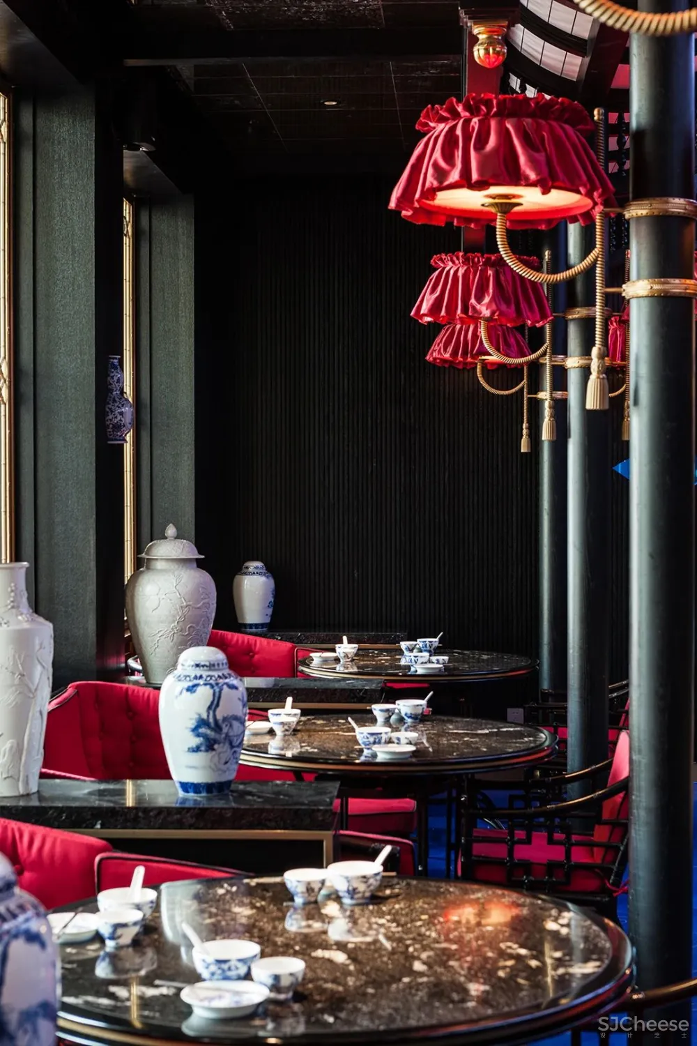 弄设计:得云茶楼成都太古里店,一幅美丽的画卷!