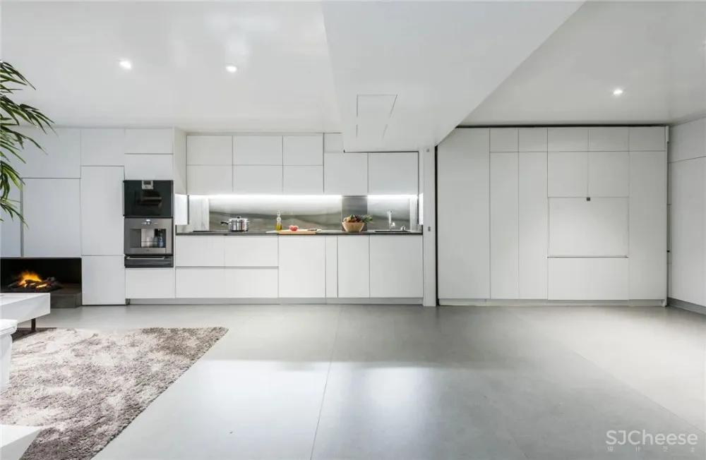 Living Big,他们将小空间最大化利用;通过简单手势即可转换空间,他们是移动系统专家