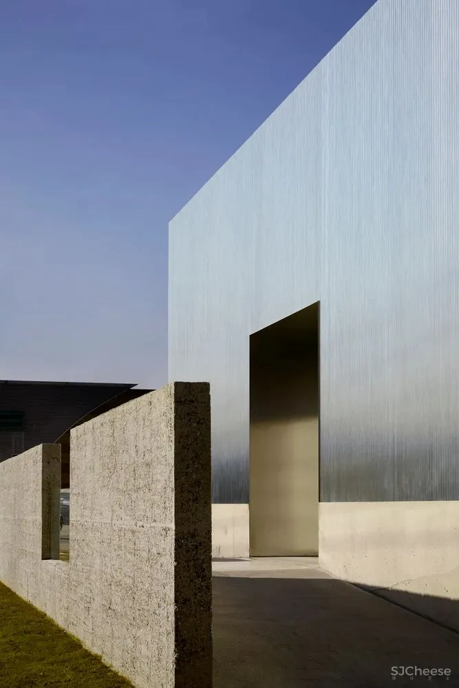 LEEDO SAU咖啡店,城市中‘抽离’空间 ATMOROUND