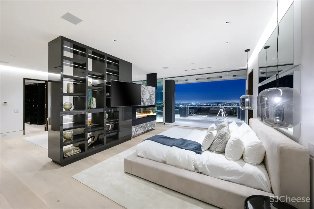 1300㎡ 的别墅, 售价3.4亿, 豪宅就该有这种视野