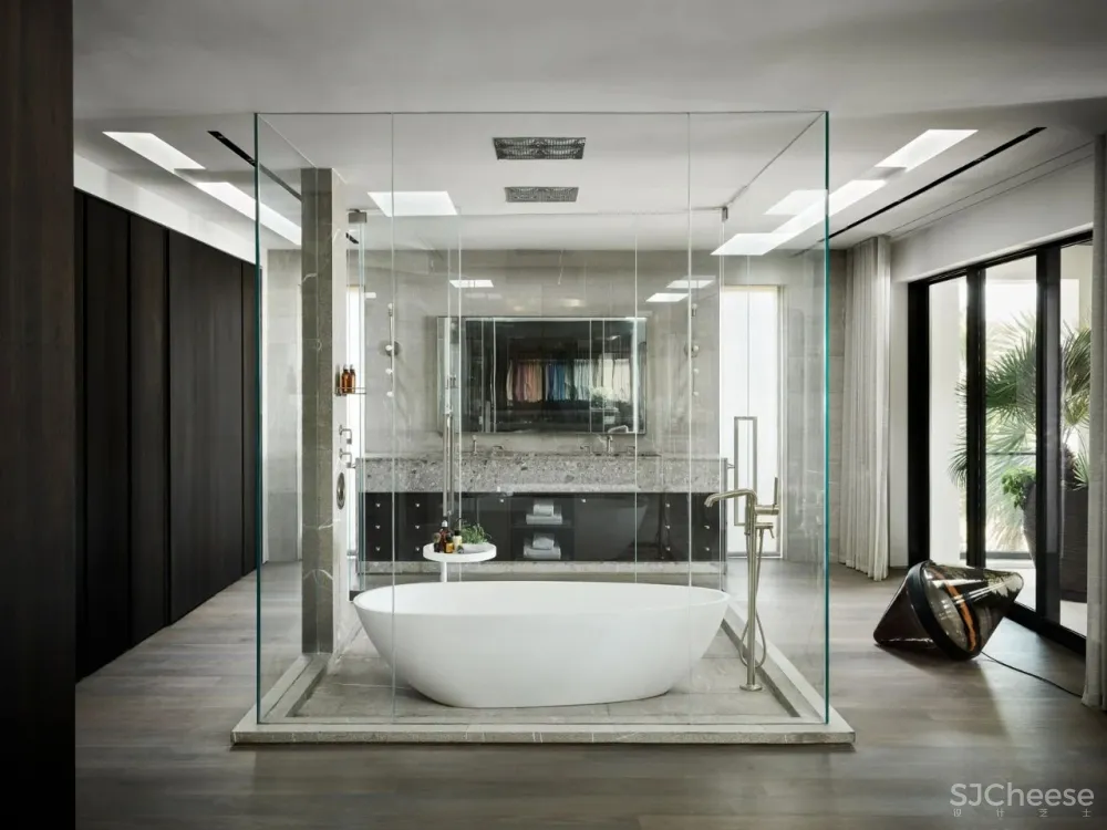 Inside Tom Joyner’s Elegant Florida Villa