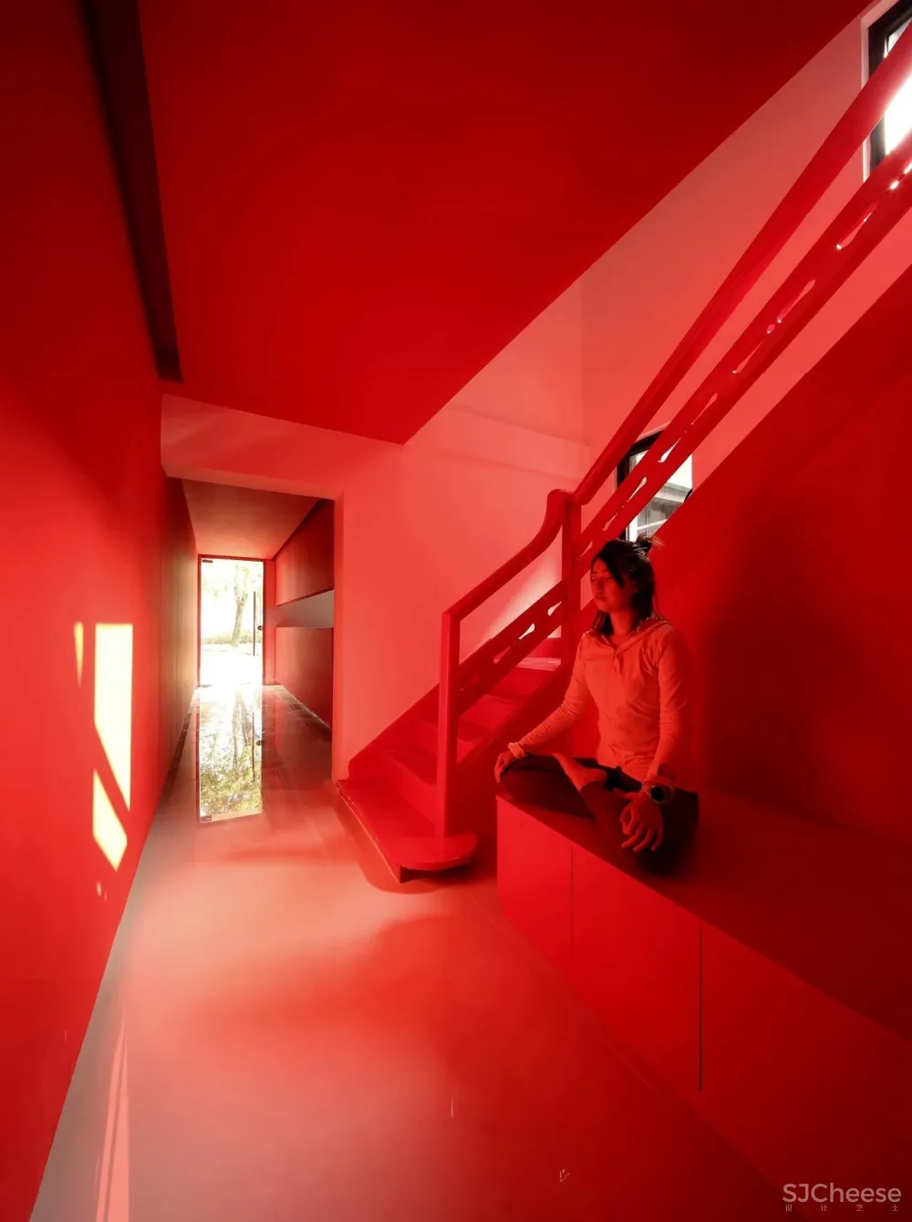 建筑师在老房子里插入四个构件,将其变成136㎡的瑜伽馆