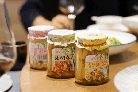 新挖到的隐秘玩水地, 直接睡入山溪间! 还原宫崎骏动漫里的夏天, 秒回无拘束童年时光