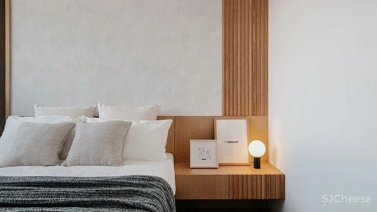 设计师梁志天的家曝光，大师也青睐“地板上墙”