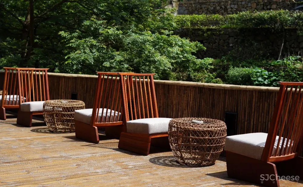 新挖到的隐秘玩水地, 直接睡入山溪间! 还原宫崎骏动漫里的夏天, 秒回无拘束童年时光