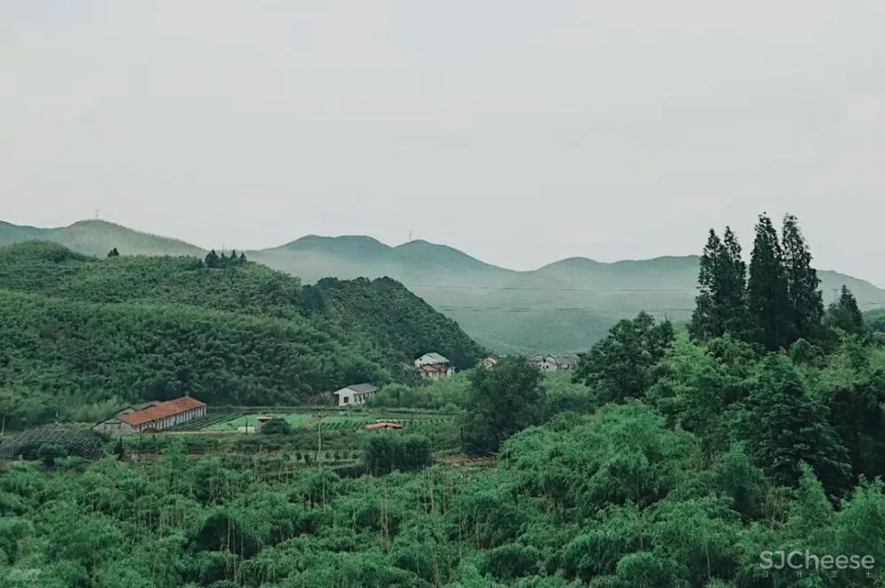 莫干山云端新宿!2000 m²摩洛哥花园私藏游乐园,loft亲子滑梯房,露台无边泳池超隐秘!