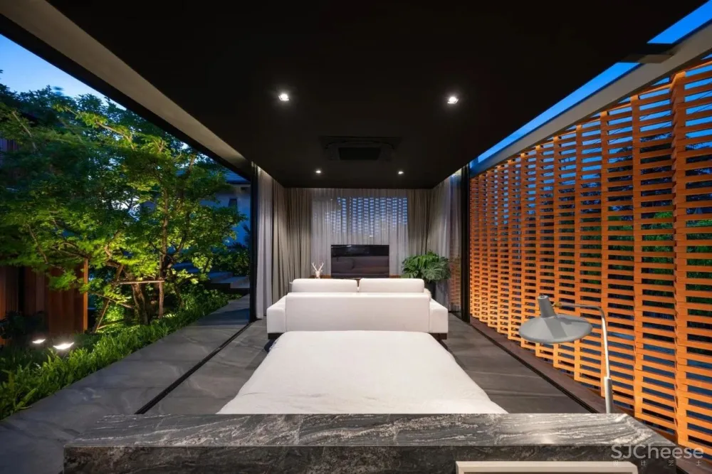 曼谷570㎡临湖别墅 WARchitect Studio