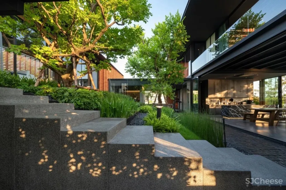 曼谷570㎡临湖别墅 WARchitect Studio