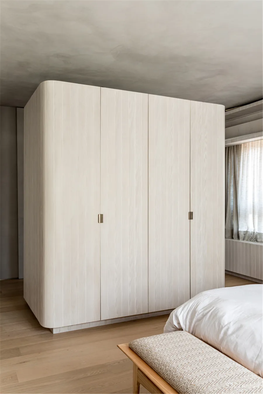 165㎡ 两室一厅, 阳台这样设计让客厅增大一倍