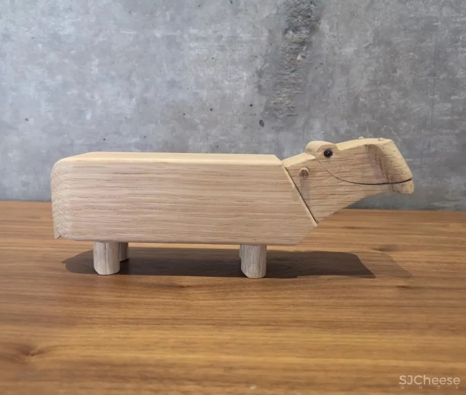 他在运河畔改造了16个房间的工业风老宅,还打造一间人气超旺的咖啡馆