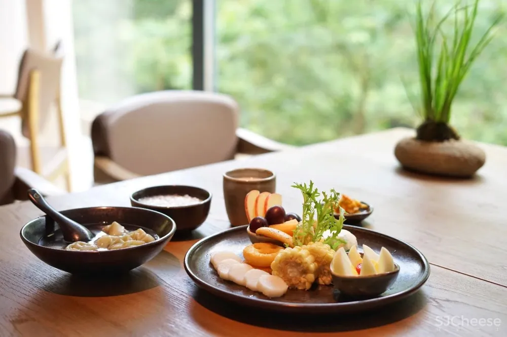 新挖到的隐秘玩水地, 直接睡入山溪间! 还原宫崎骏动漫里的夏天, 秒回无拘束童年时光