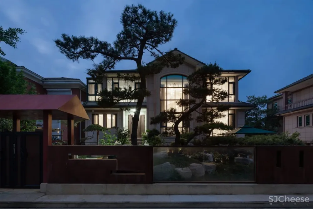 案例欣赏|建筑、光影与色彩缔造的完美人生