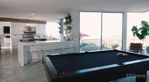 94年小伙买下近500m²豪宅,5间卧室,面朝大海,每一寸都是自己挣来的