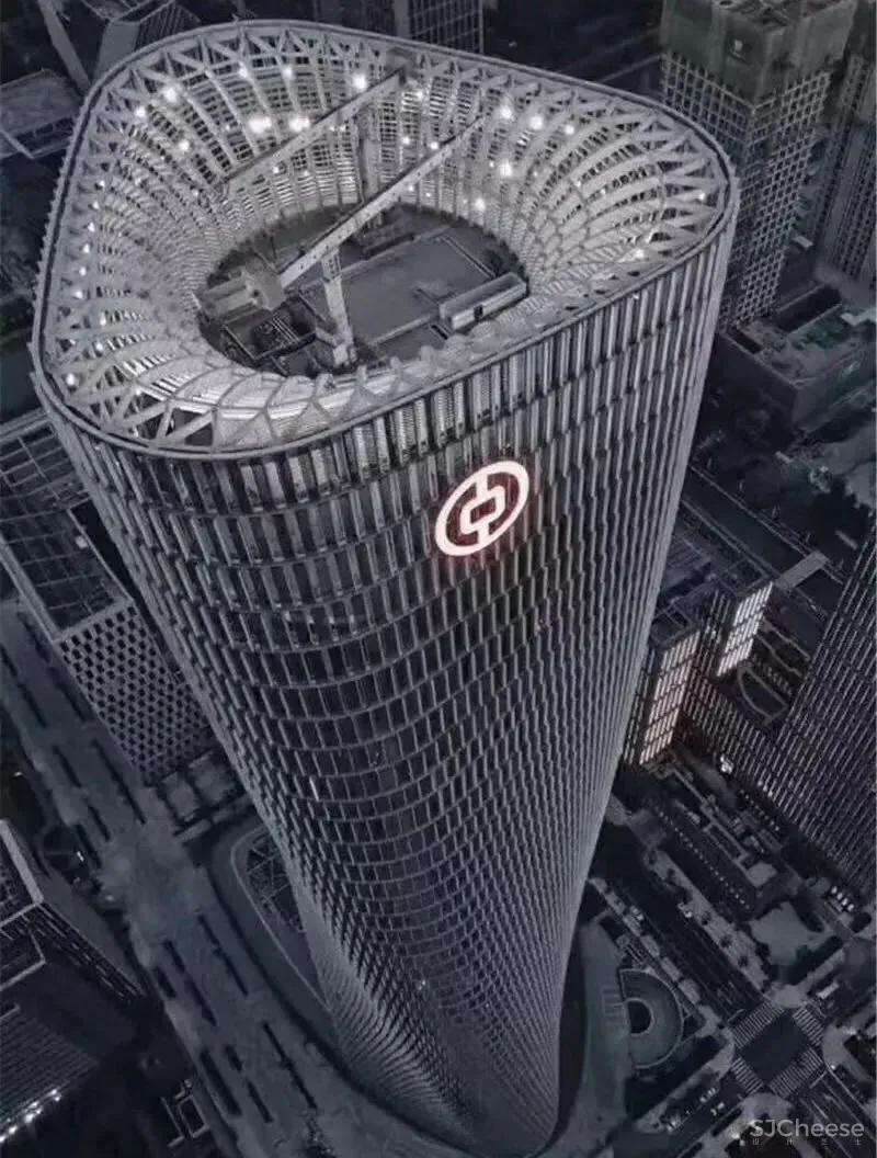 “光给予影的存在,影赋予光的生命” 中银大厦