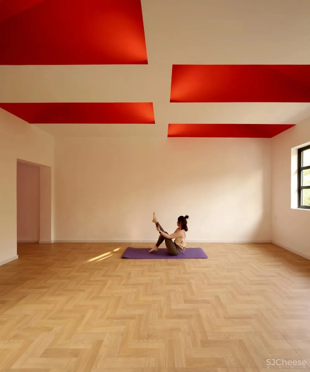 建筑师在老房子里插入四个构件,将其变成136㎡的瑜伽馆