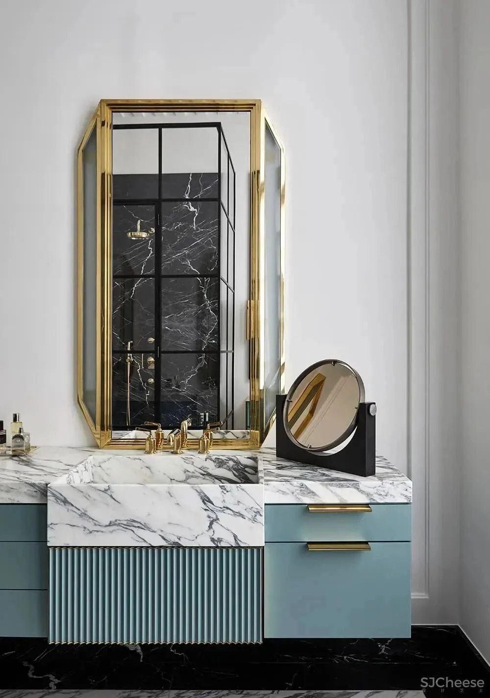 撞色怎么玩?“以小撞大”,美出新高度!