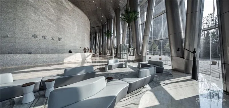 “光给予影的存在,影赋予光的生命” 中银大厦