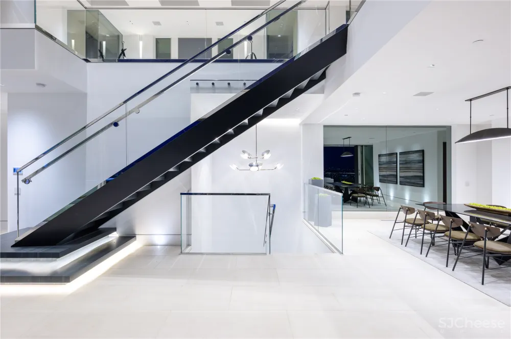 1300㎡ 的别墅, 售价3.4亿, 豪宅就该有这种视野