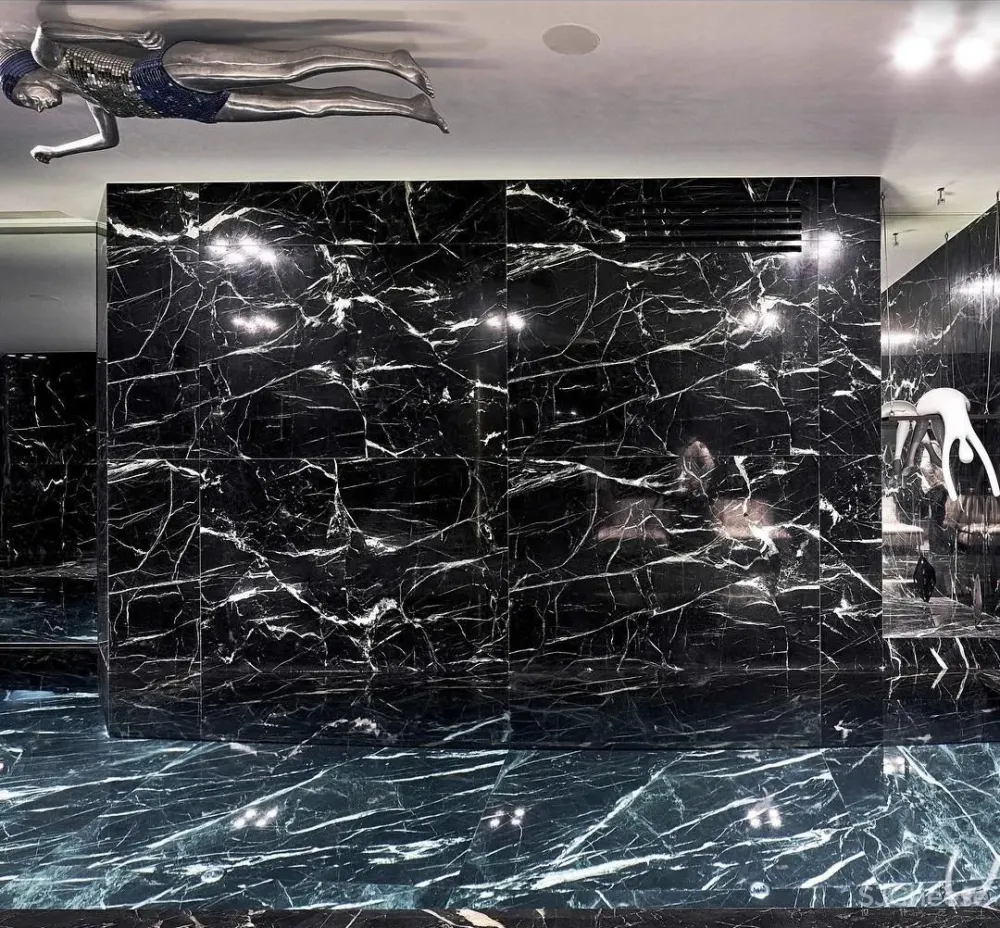 这栋房子用曲线大理石做外墙,张扬的个性之美!