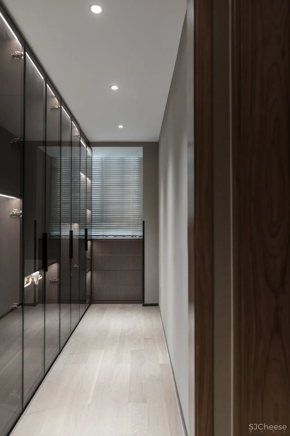 建筑师与老师的190㎡叠墅,一家四口,简单黑白灰,打造极简品质空间。